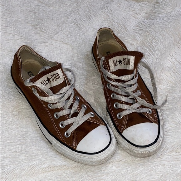 converse size 7 womens